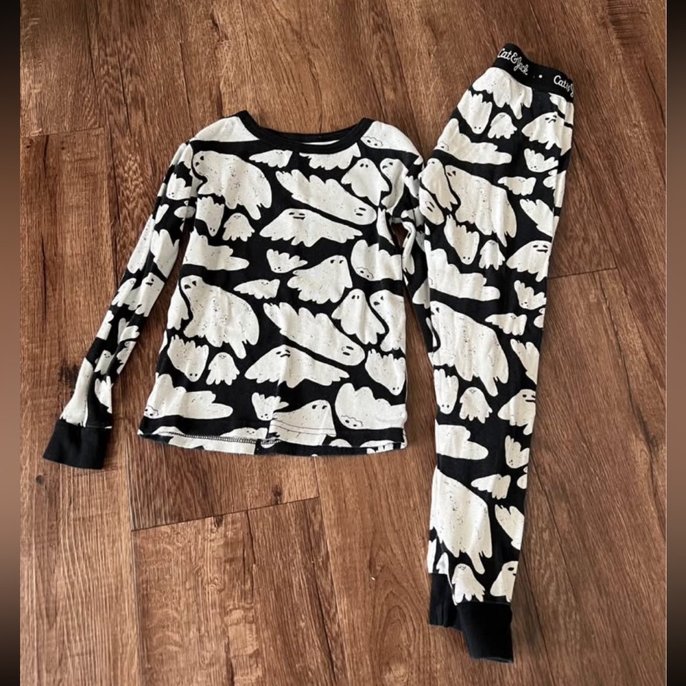 Ghost Print Kids Pajamas Unisex Size 6 Halloween Cat & Jack